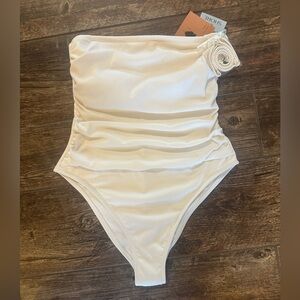 NWT Shade & Shore Cream Ladies One Piece Swimsuit